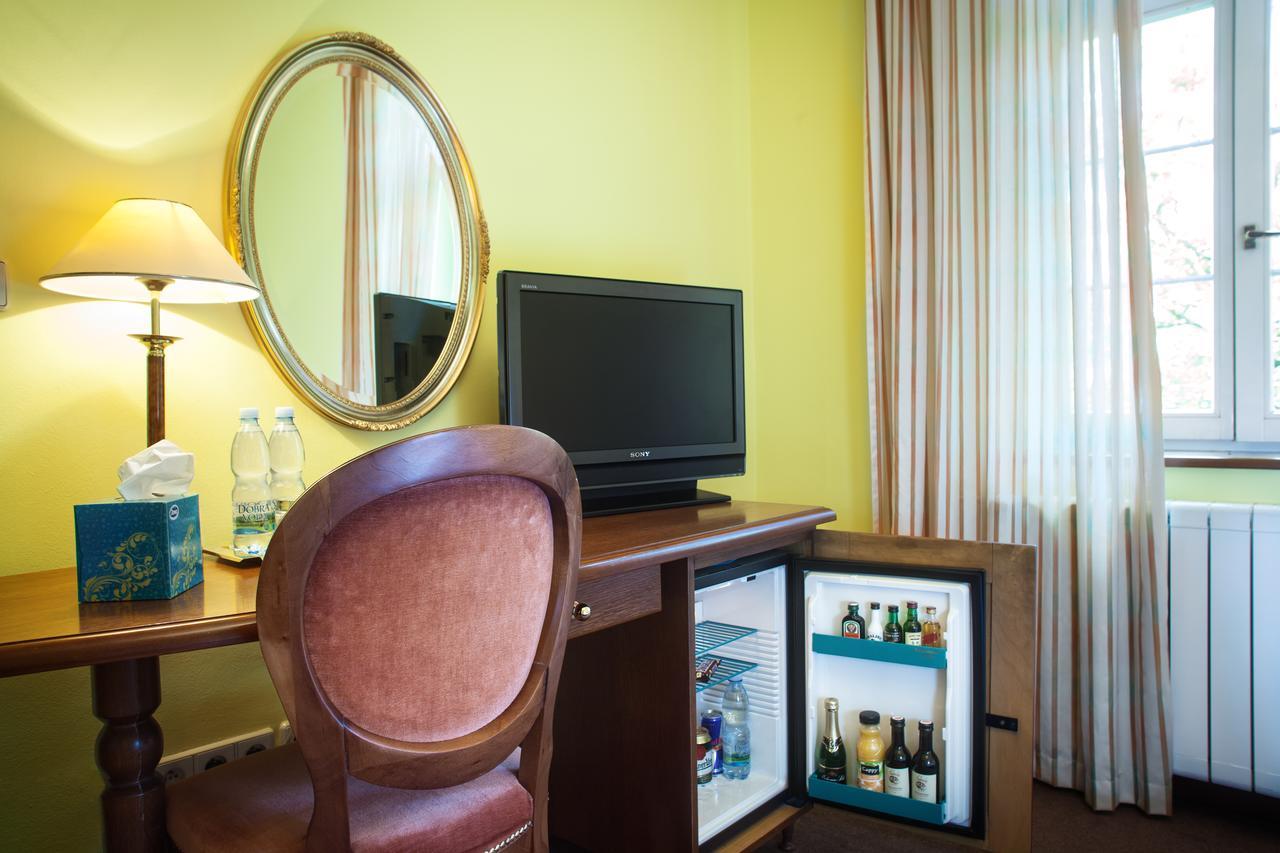 Retro Hotel Villa Ostrava Kültér fotó
