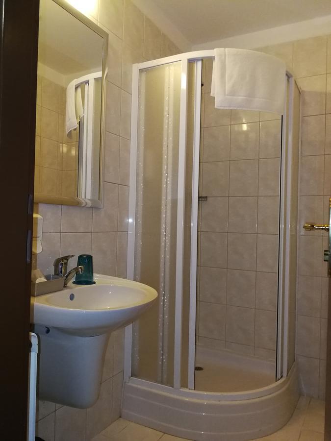 Retro Hotel Villa Ostrava Kültér fotó